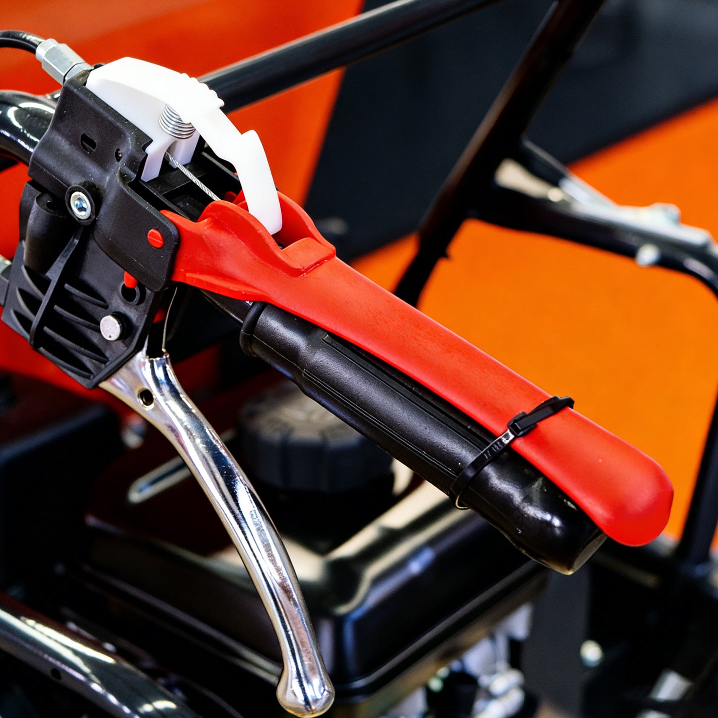 660 lb. Loading Capacity Wheel Barrow, Gas Powered Dumper Garden Cart, , Briggs CR950, 208cc 6.5HP, 3F+1R Gearbox, Four-Wheel Drive