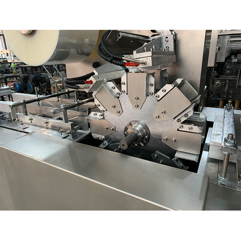 Automatic three - dimensional packaging machine perfume box packaging machine