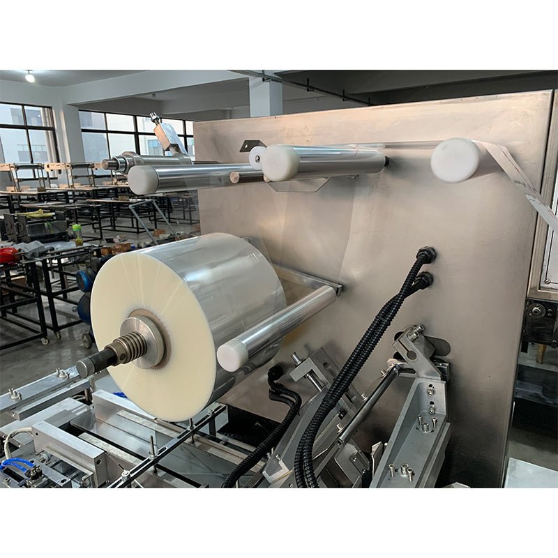 Automatic three - dimensional packaging machine perfume box packaging machine