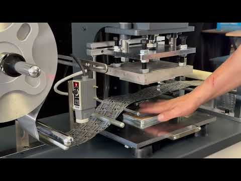 Blister packing cutting machine